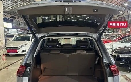 Volkswagen Tiguan II, 2022 год, 2 770 000 рублей, 9 фотография
