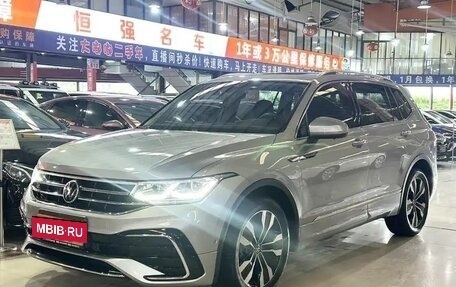 Volkswagen Tiguan II, 2022 год, 2 770 000 рублей, 6 фотография