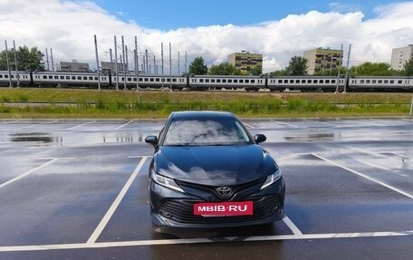 Toyota Camry, 2019 год, 2 500 000 рублей, 3 фотография