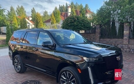 Cadillac Escalade V, 2023 год, 17 000 000 рублей, 2 фотография