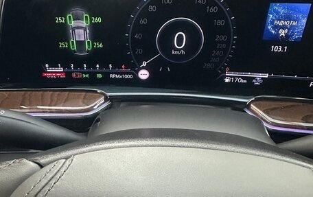 Cadillac Escalade V, 2023 год, 17 000 000 рублей, 7 фотография