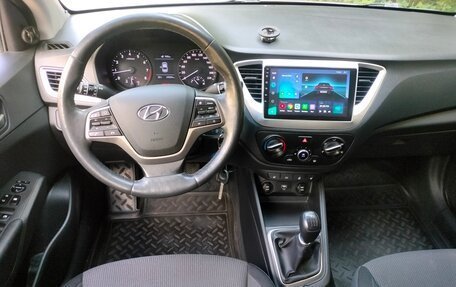 Hyundai Solaris II рестайлинг, 2019 год, 990 000 рублей, 9 фотография