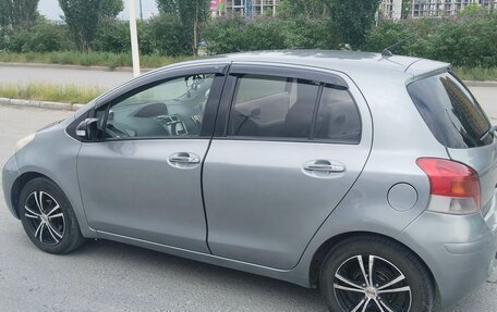Toyota Vitz, 2009 год, 600 000 рублей, 3 фотография