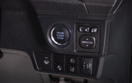 Toyota Corolla, 2019 год, 1 669 000 рублей, 15 фотография