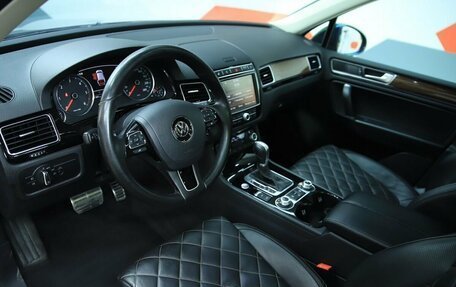 Volkswagen Touareg III, 2017 год, 2 950 000 рублей, 11 фотография