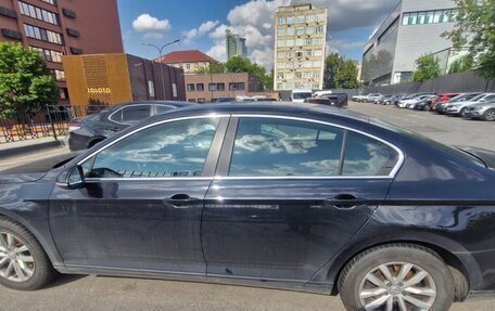 Volkswagen Passat B8 рестайлинг, 2017 год, 1 700 000 рублей, 2 фотография
