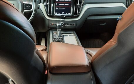 Volvo XC60 II, 2018 год, 2 750 000 рублей, 7 фотография
