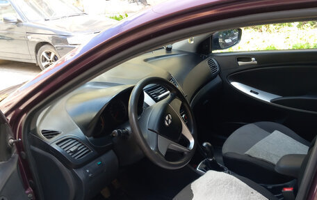 Hyundai Solaris II рестайлинг, 2011 год, 550 000 рублей, 5 фотография