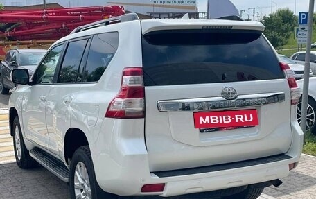 Toyota Land Cruiser Prado 150 рестайлинг 2, 2017 год, 3 199 000 рублей, 7 фотография