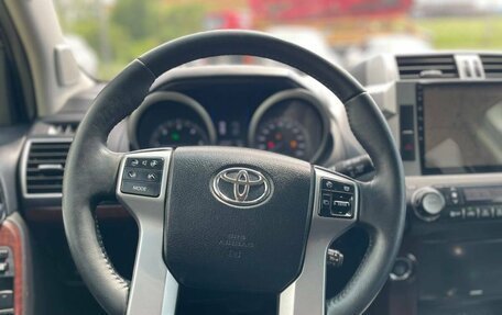 Toyota Land Cruiser Prado 150 рестайлинг 2, 2017 год, 3 199 000 рублей, 17 фотография