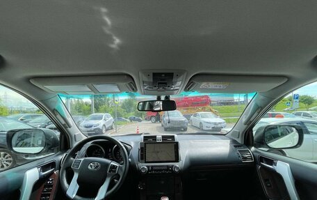 Toyota Land Cruiser Prado 150 рестайлинг 2, 2017 год, 3 199 000 рублей, 27 фотография