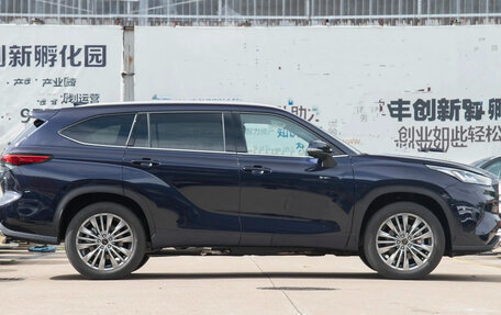 Toyota Highlander, 2025 год, 6 400 077 рублей, 2 фотография