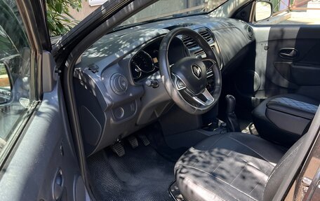 Renault Logan II, 2018 год, 630 000 рублей, 10 фотография