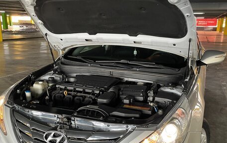 Hyundai Sonata VI, 2011 год, 1 290 000 рублей, 7 фотография