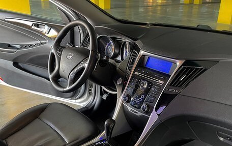 Hyundai Sonata VI, 2011 год, 1 290 000 рублей, 20 фотография