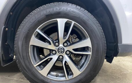 Toyota RAV4, 2018 год, 2 399 000 рублей, 22 фотография