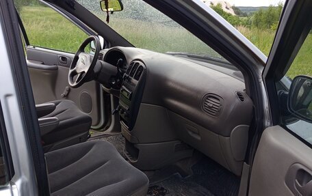 Chrysler Voyager IV, 2002 год, 190 000 рублей, 3 фотография