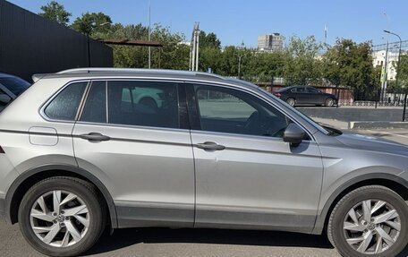 Volkswagen Tiguan II, 2021 год, 2 700 000 рублей, 2 фотография