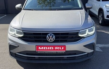 Volkswagen Tiguan II, 2021 год, 2 700 000 рублей, 3 фотография