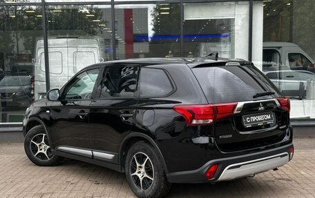 Mitsubishi Outlander III рестайлинг 3, 2018 год, 1 900 000 рублей, 6 фотография