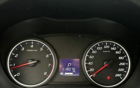 Mitsubishi Outlander III рестайлинг 3, 2018 год, 1 900 000 рублей, 12 фотография