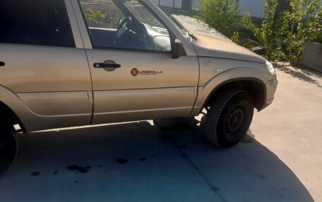 Chevrolet Niva I рестайлинг, 2004 год, 210 000 рублей, 6 фотография