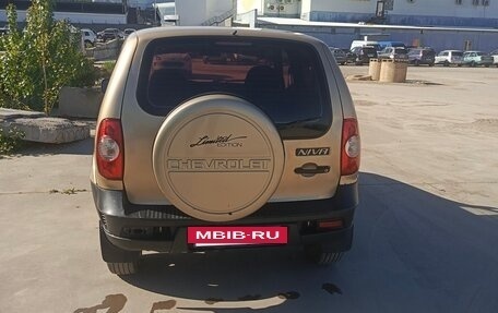 Chevrolet Niva I рестайлинг, 2004 год, 210 000 рублей, 3 фотография