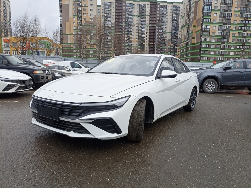 Hyundai Elantra VI рестайлинг, 2024 год, 2 650 000 рублей, 10 фотография