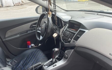 Chevrolet Cruze II, 2010 год, 639 000 рублей, 6 фотография