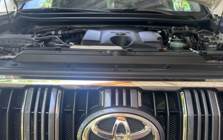 Toyota Land Cruiser Prado 150 рестайлинг 2, 2019 год, 5 990 000 рублей, 16 фотография
