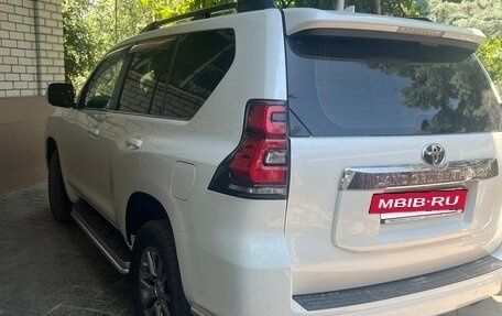 Toyota Land Cruiser Prado 150 рестайлинг 2, 2019 год, 5 990 000 рублей, 2 фотография