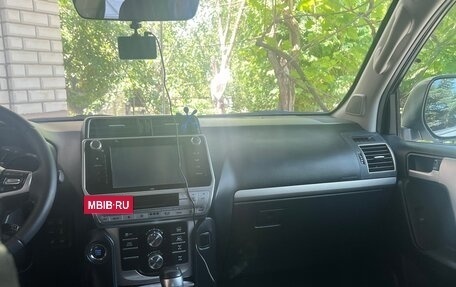 Toyota Land Cruiser Prado 150 рестайлинг 2, 2019 год, 5 990 000 рублей, 6 фотография