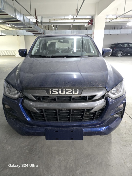 Isuzu D-Max II рестайлинг 2, 2024 год, 4 170 000 рублей, 4 фотография