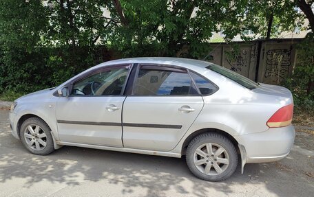 Volkswagen Polo VI (EU Market), 2011 год, 745 000 рублей, 2 фотография