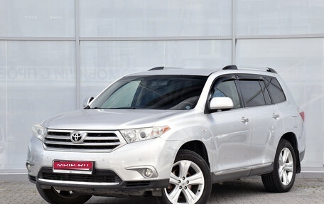 Toyota Highlander III, 2012 год, 1 999 000 рублей, 2 фотография