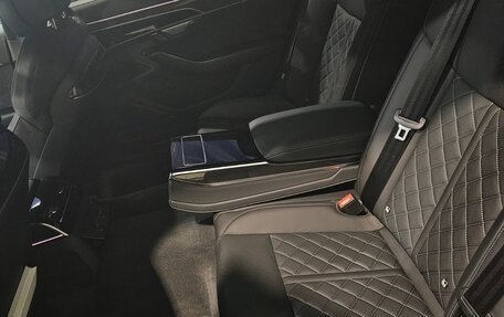 Audi A8, 2024 год, 18 500 000 рублей, 8 фотография