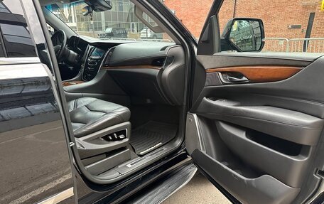 Cadillac Escalade IV, 2019 год, 6 100 000 рублей, 24 фотография