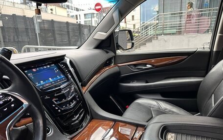 Cadillac Escalade IV, 2019 год, 6 100 000 рублей, 28 фотография