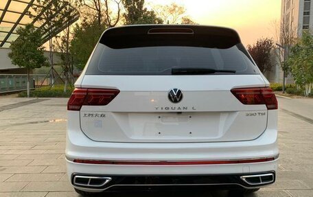Volkswagen Tiguan II, 2021 год, 2 100 000 рублей, 5 фотография
