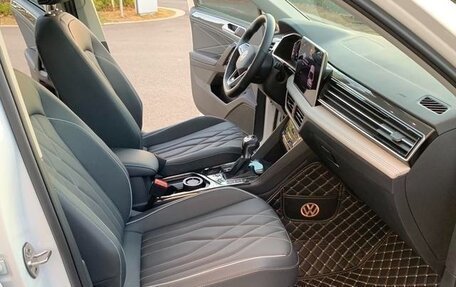 Volkswagen Tiguan II, 2021 год, 2 100 000 рублей, 15 фотография
