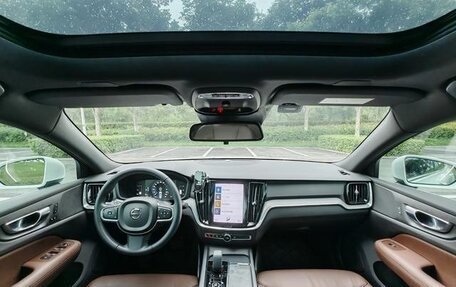 Volvo S60 III, 2022 год, 2 100 000 рублей, 7 фотография