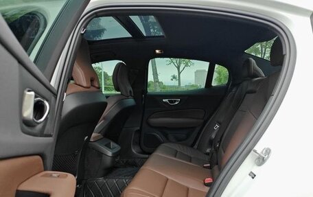 Volvo S60 III, 2022 год, 2 100 000 рублей, 12 фотография