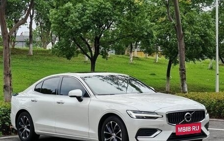 Volvo S60 III, 2022 год, 2 100 000 рублей, 3 фотография