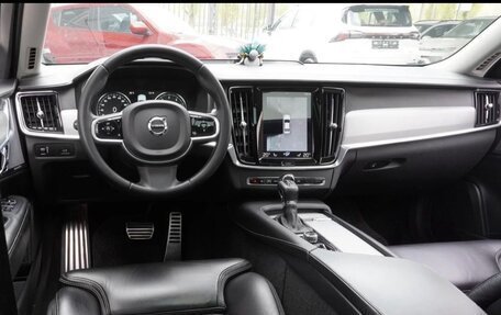 Volvo S90 II рестайлинг, 2017 год, 2 900 000 рублей, 7 фотография