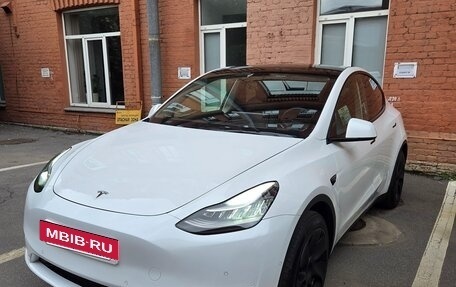 Tesla Model Y I, 2021 год, 4 200 000 рублей, 2 фотография