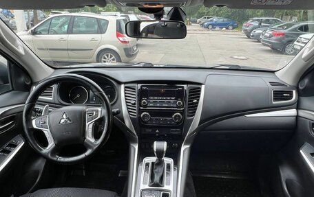 Mitsubishi Pajero Sport III рестайлинг, 2019 год, 3 250 000 рублей, 14 фотография