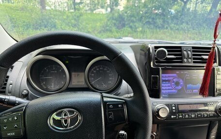 Toyota Land Cruiser Prado 150 рестайлинг 2, 2012 год, 2 650 000 рублей, 13 фотография