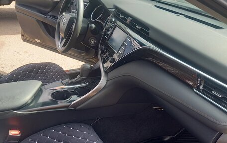 Toyota Camry, 2018 год, 2 250 000 рублей, 4 фотография