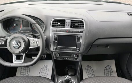 Volkswagen Polo VI (EU Market), 2018 год, 1 000 000 рублей, 9 фотография