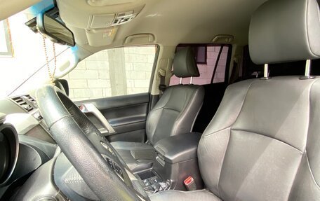 Toyota Land Cruiser Prado 150 рестайлинг 2, 2017 год, 4 250 000 рублей, 5 фотография